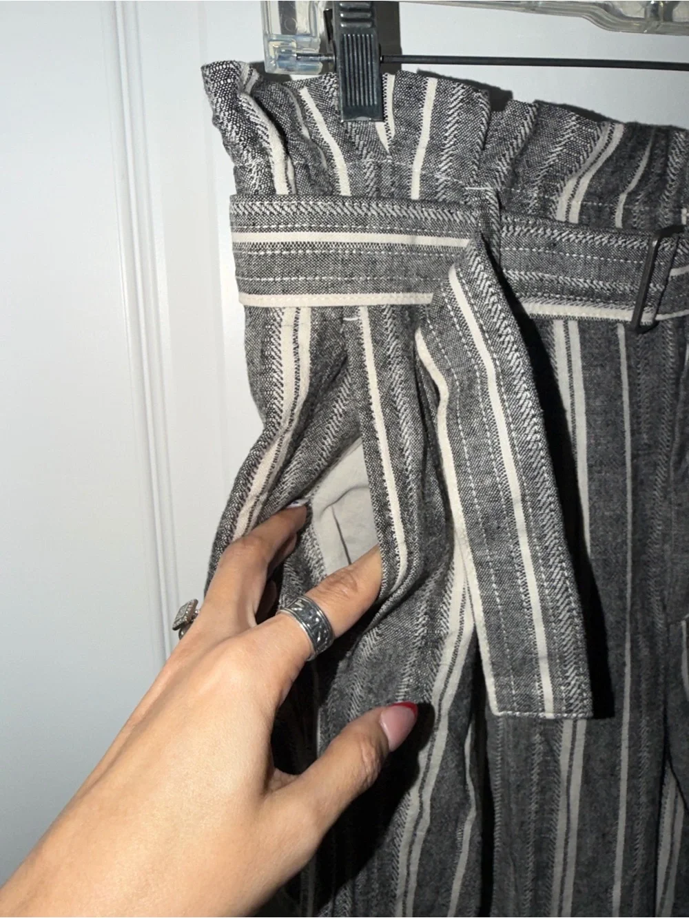 Banana Republic Paperbag Waist Wide Leg Linen Blend Pants Size 10 Gray Stripe